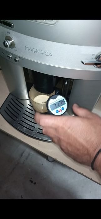 Кавомашина делонгі