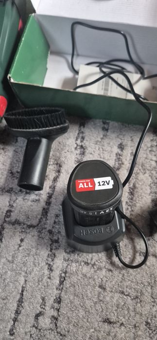 Odkurzacz bezprzewodowy BOSCH i ładowarka BOSCH