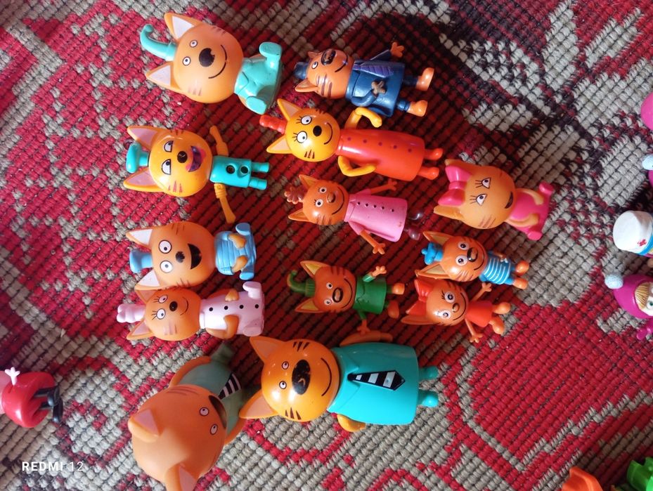 Іграшки свинка Пепа ,три кота,Маша і ведмідь