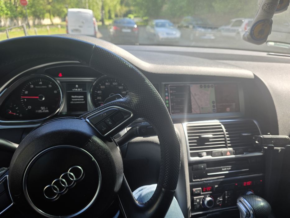 Продам Audi q7 2014