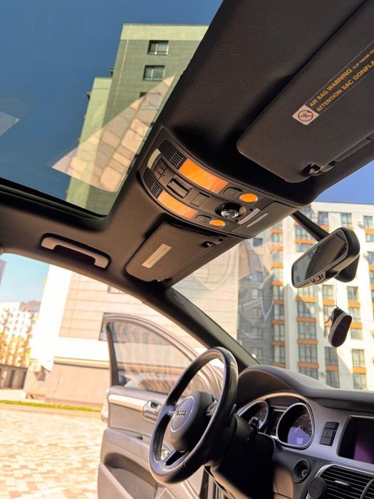 Audi Q7 в гарному стані.