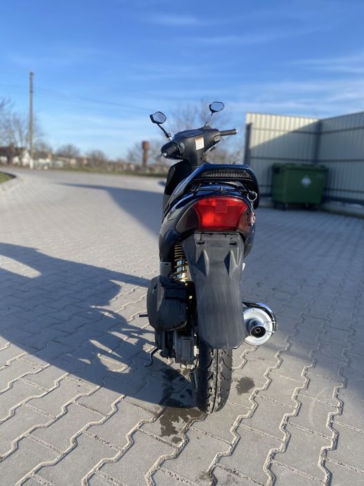 продам скутер suzuki