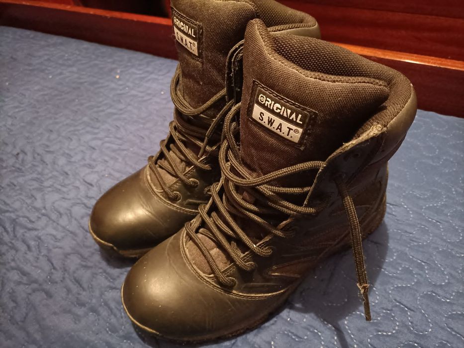 Botas táticas como novas