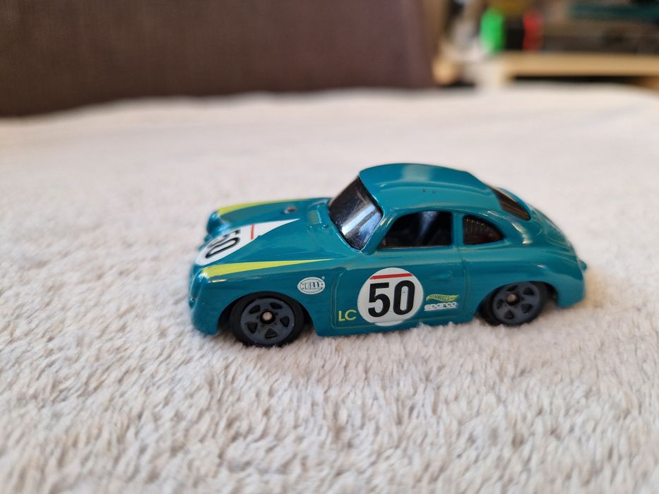 Hot Wheels Porsche 356A Outlaw