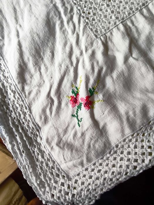 Toalha Mesa XL Bordada c/ Crochet 250x166 cm
