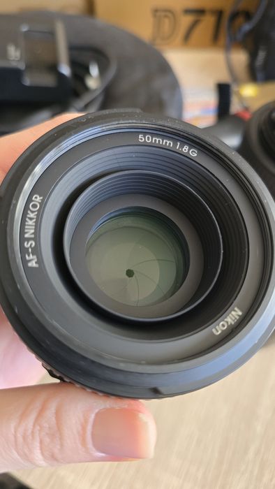 Nikon d7100 + Nikkor 35mm i 50mm + akcesoria