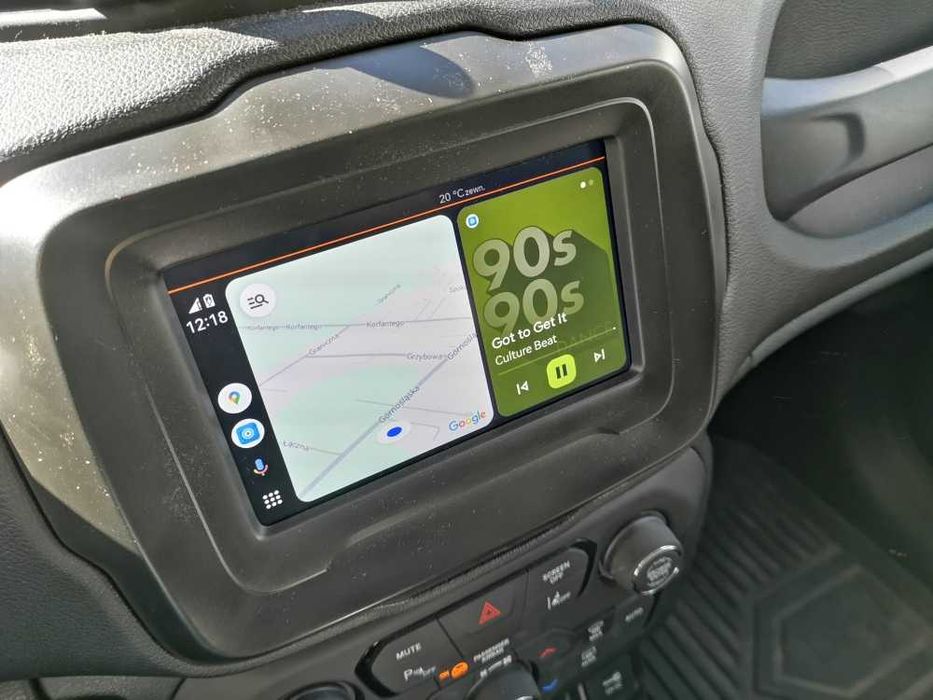 Jeep Renegade Kamera cofania obraz na fabrycznym ekranie montaż ?