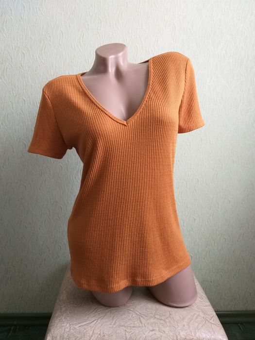 Брендовые футболки.