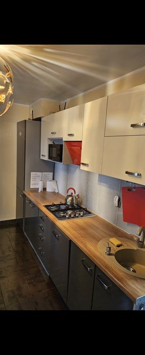 Hostel tanie pokoje 4 minuty od lotniska ,nowe ,WiFi,parking strzeżony