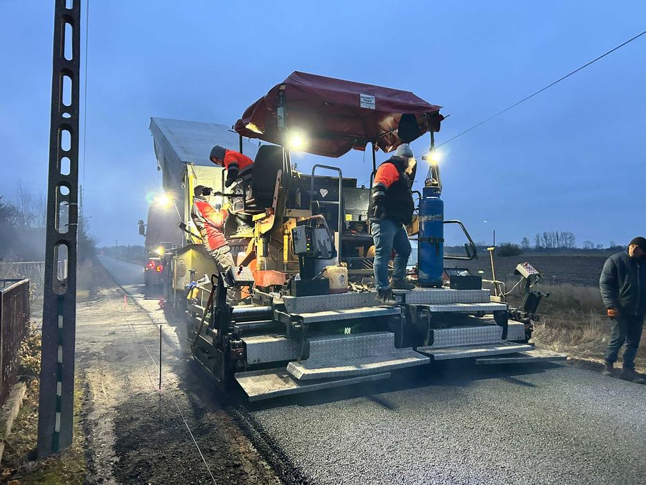 Asfalt Remont Nawierzchni Asfaltowej Układanie Mas Układanie Poboczy