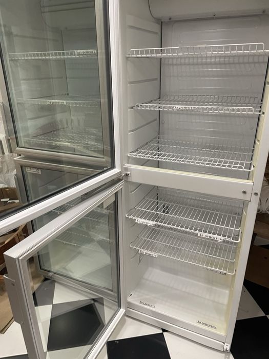 Холодильна вітрина Снайге