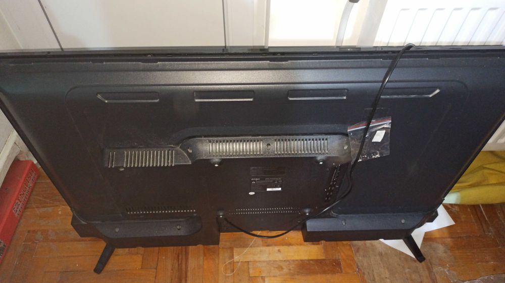 LED телевізор ERGO 43".Модель:LED 43CU6550AK на запчастини в Ужгороді