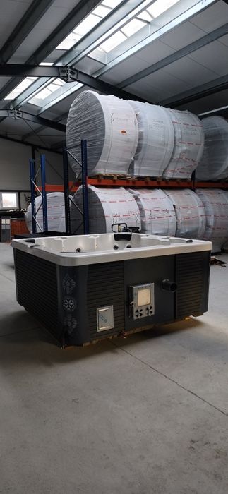 Balia ogrodowa jacuzzi od ręki