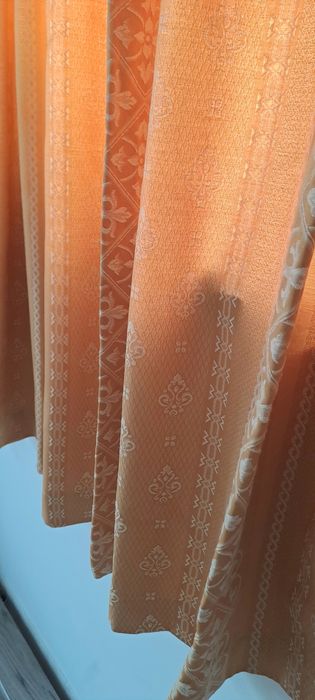 Par de cortinados em brocado, amarelo torrado