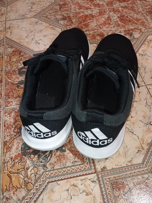 Продам легкі та зручні кросівки від Adidas
 Ідеальний варіант для