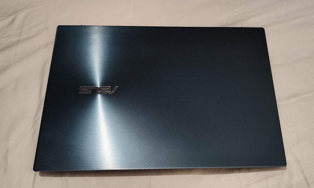 Asus Zenbook Pro Duo 4K OLED
