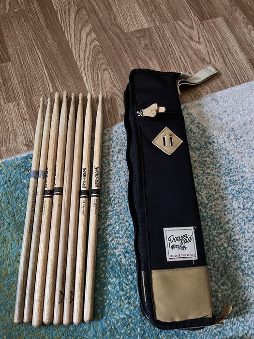 Bateria Eletrónica Yamaha DTX402K + Banco + Auscultadores Roland + Baquetas