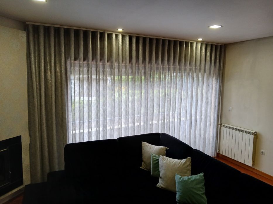 Sofá  mesa centro  móvel TV tapete cortina moldura...