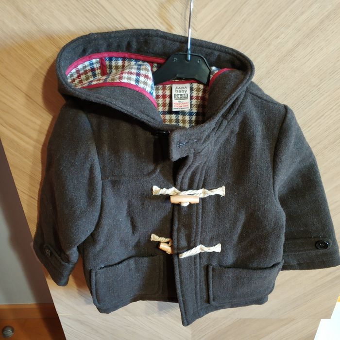 2 casacos e gorro criança 2-3 anos (vendidos em separado)