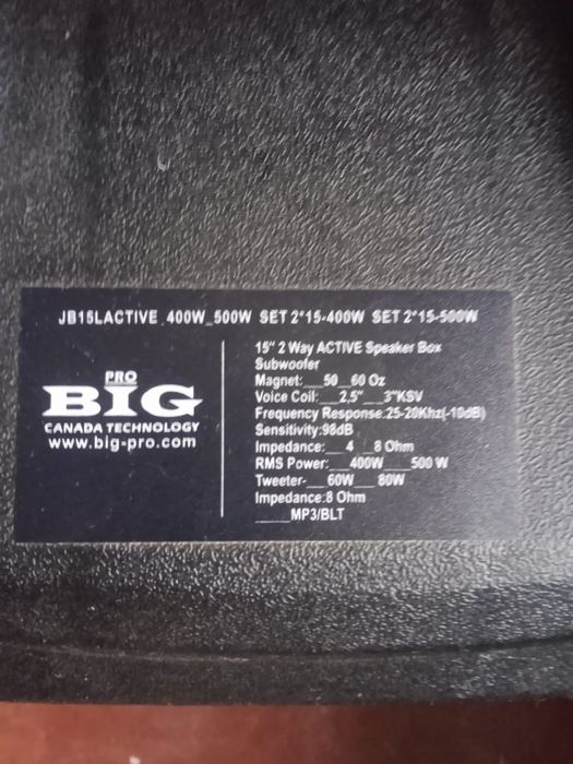 Продам 2 колонки BIG -pro и две стойки к ним в чехле . jb 15 по 500 wa