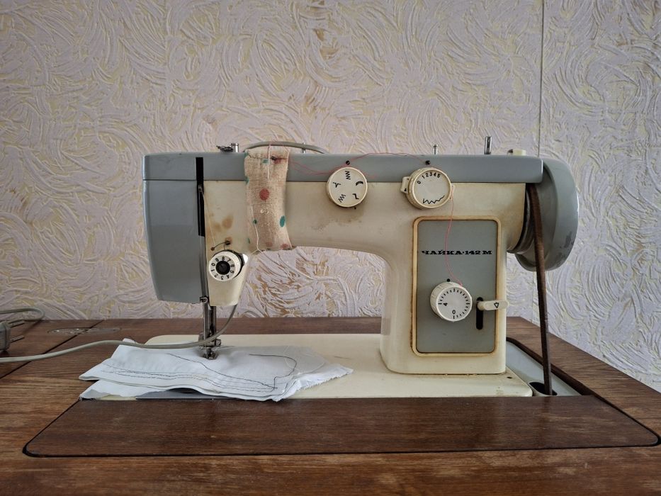 Швейна машинка Чайка 142М Б/У