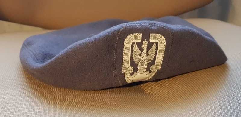 Czapka Wojskowa Rogatywka PRL  + gratis !
