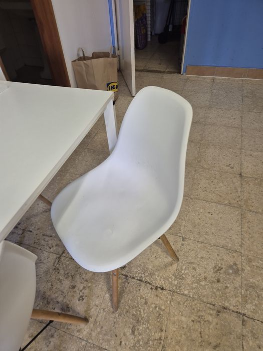 Mesa e 4 cadeiras
