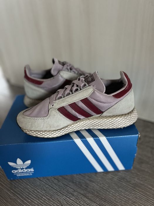 Кроссовки «adidas»