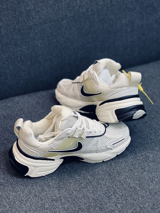 Кросівки Nike V2k Run
