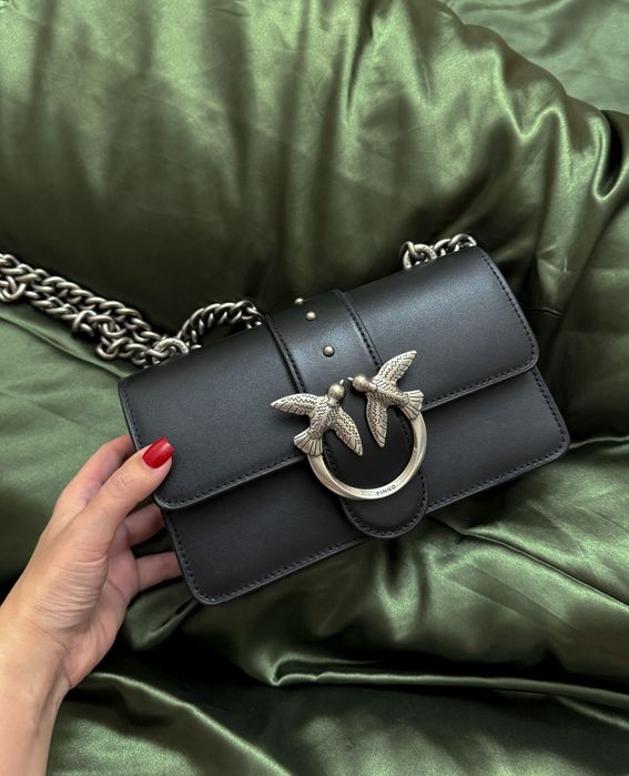 Чорна шкіряна сумка Pinko