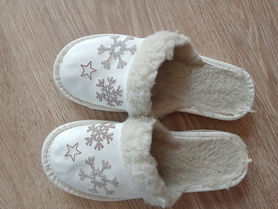 Kapcie damskie, dziewczęce