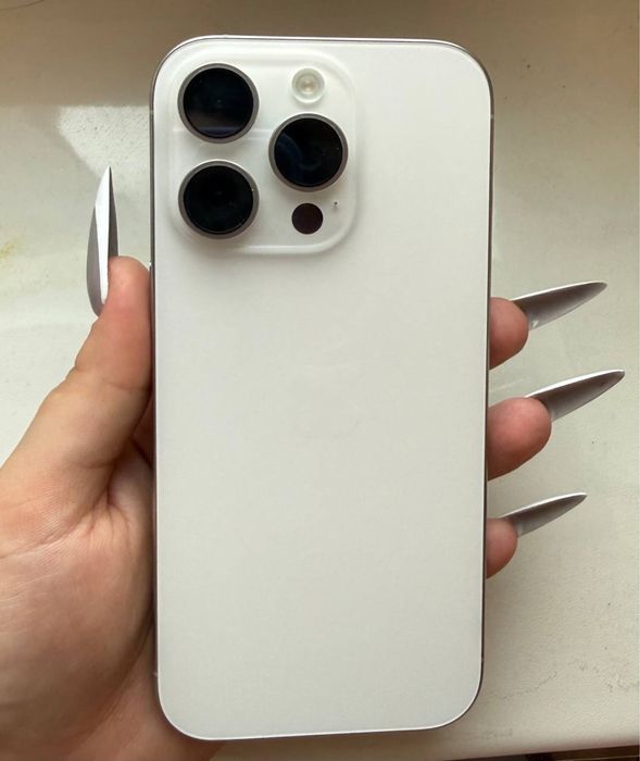 Продам Iphone 16 pro  на 128гб