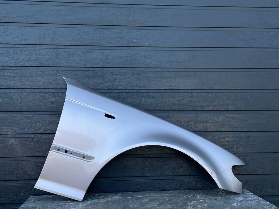 Праве крило E46 рестайлінг Sonderlackierung BMW