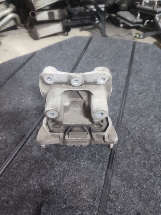 Подушка КПП / АКПП Ауді А4 В7 Audi А6 С6