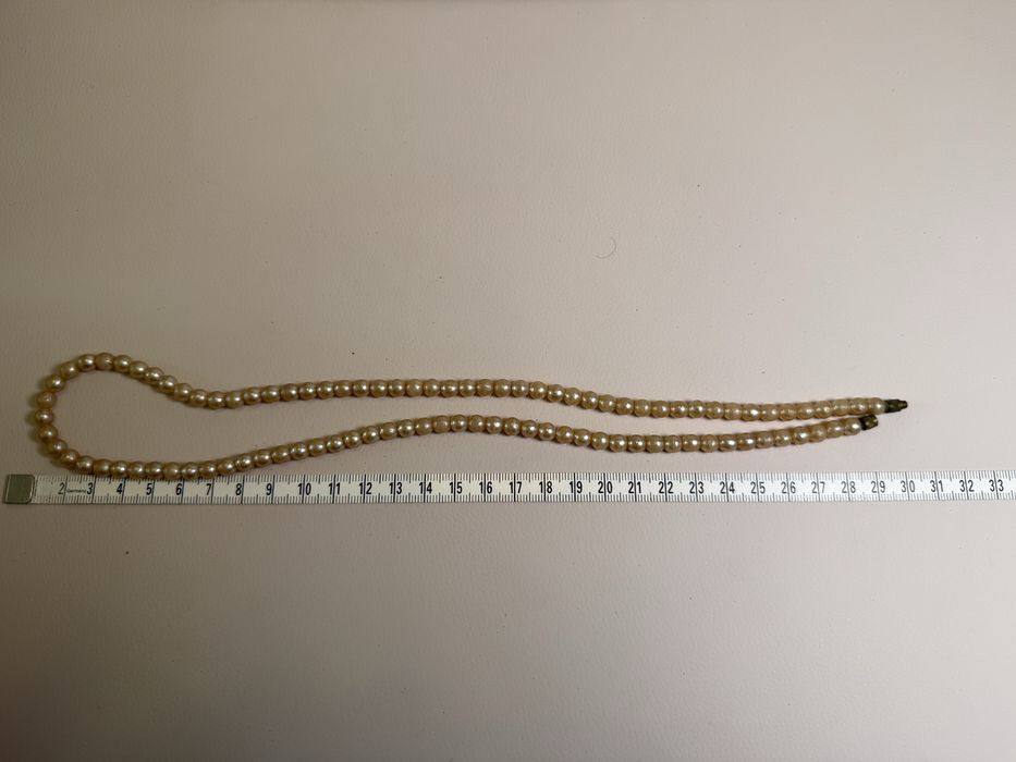 Naszyjnik z koralikow plastikowych