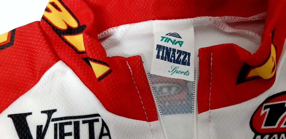 Roupa ciclismo com capacete