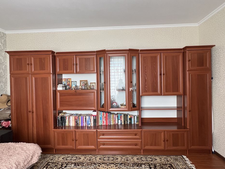 Продам стінку у вітальню