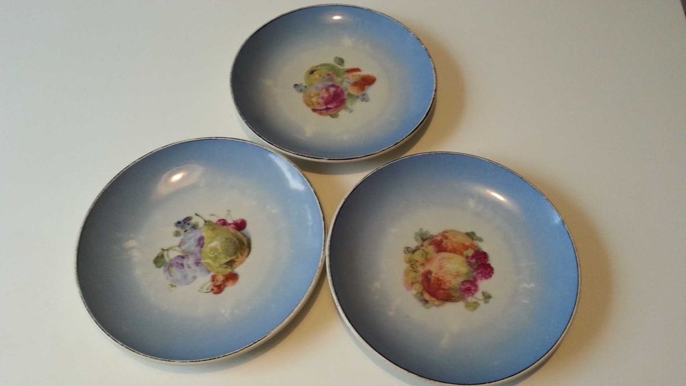 Talerzyki deserowe z owocowym wzorem