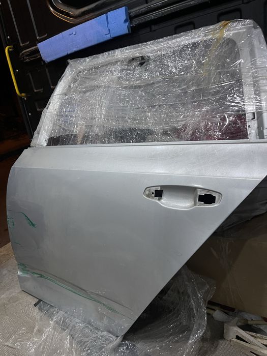 Двери задние Skoda Octavia A7 Шкода Октавия