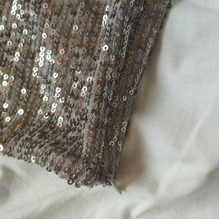 Топ в пайєтки на одне плече сірий