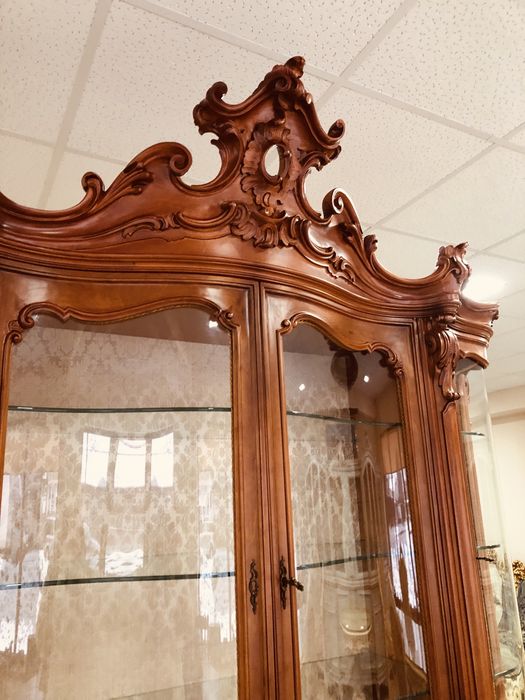 Сервант для гостинної