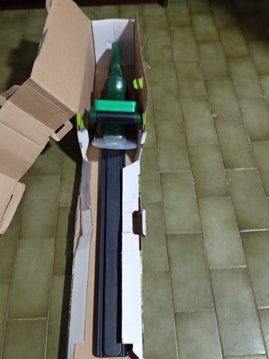 Corta sebes 520 watt 550 mm com fios