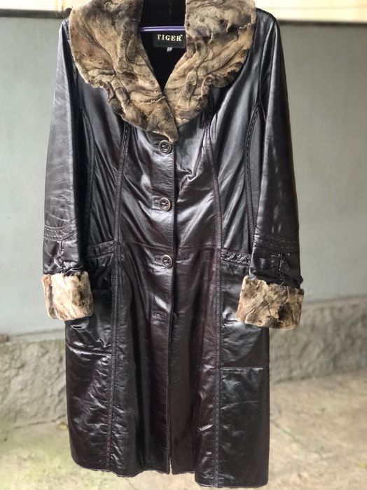 Продам шкіряне пальто (дублянку)