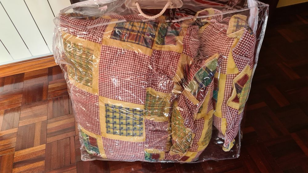 Edredon de meia estacao muito bonito como novo