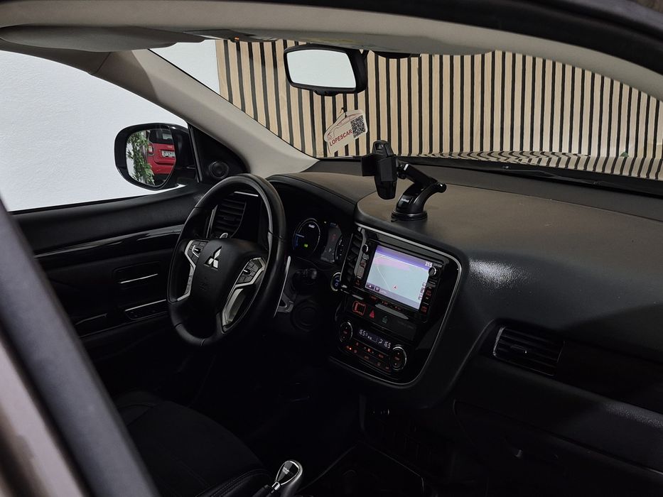 Mitsubishi Outlander 2.0PHEV 4WD - 100.000KM | GARANTIA | NACIONAL - Hibrido Plug-in