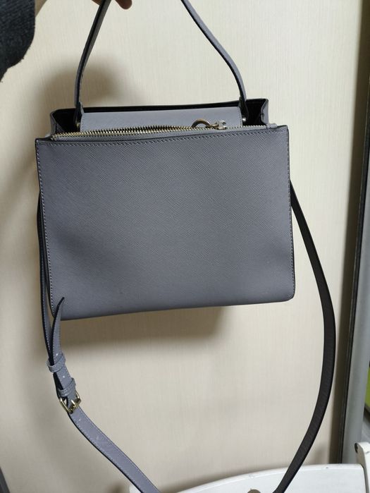 Небольшая удобная сумка Zara