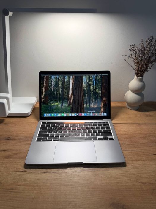 MacBook Pro 13’ 2020 Intel i7 32GB RAM 512GB SSD Gray