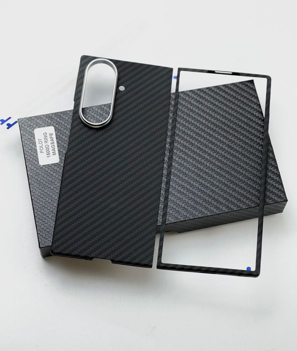 Чехол из настоящего карбона Samsung Galaxy Z Fold 7