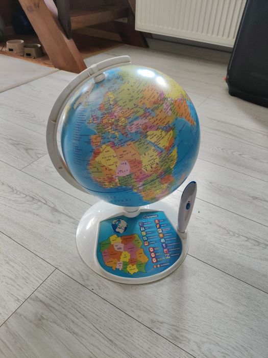 Globus interaktywny Clementoni