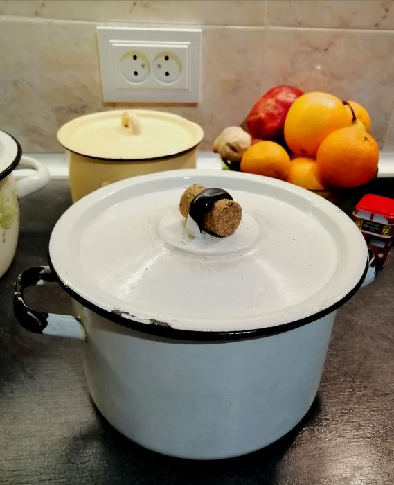 Кастрюля с крышкой 2,5л